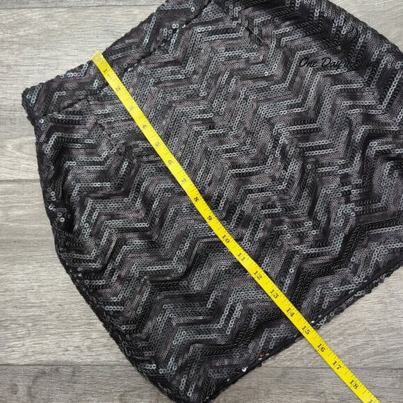 Tobi Sequin Mini Skirt Size S - Picture 4 of 5